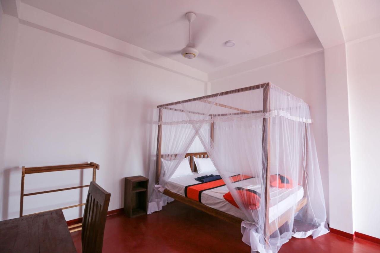 Lazies Midigama Hotel ภายนอก รูปภาพ